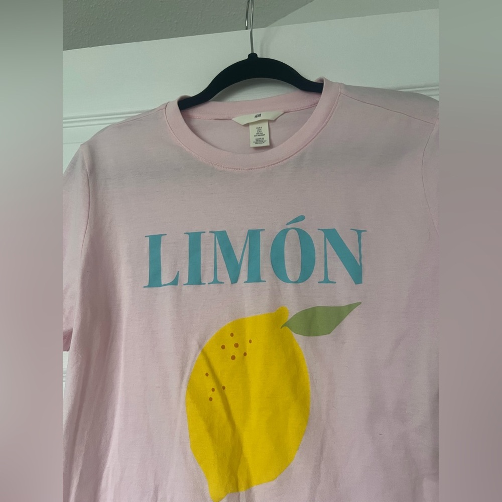 H&M pink T-shirt size S